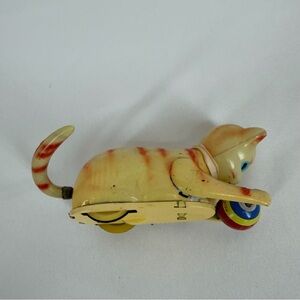 Vintage Litho Japan Playful Cat Metal Wind Up Toy